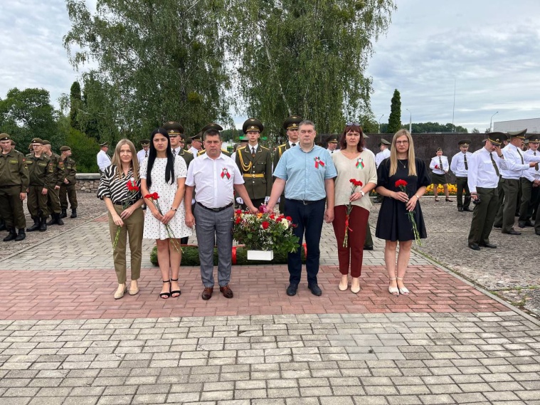 Представители Гродненского агентства приняли участие в акции «Народное возложение»