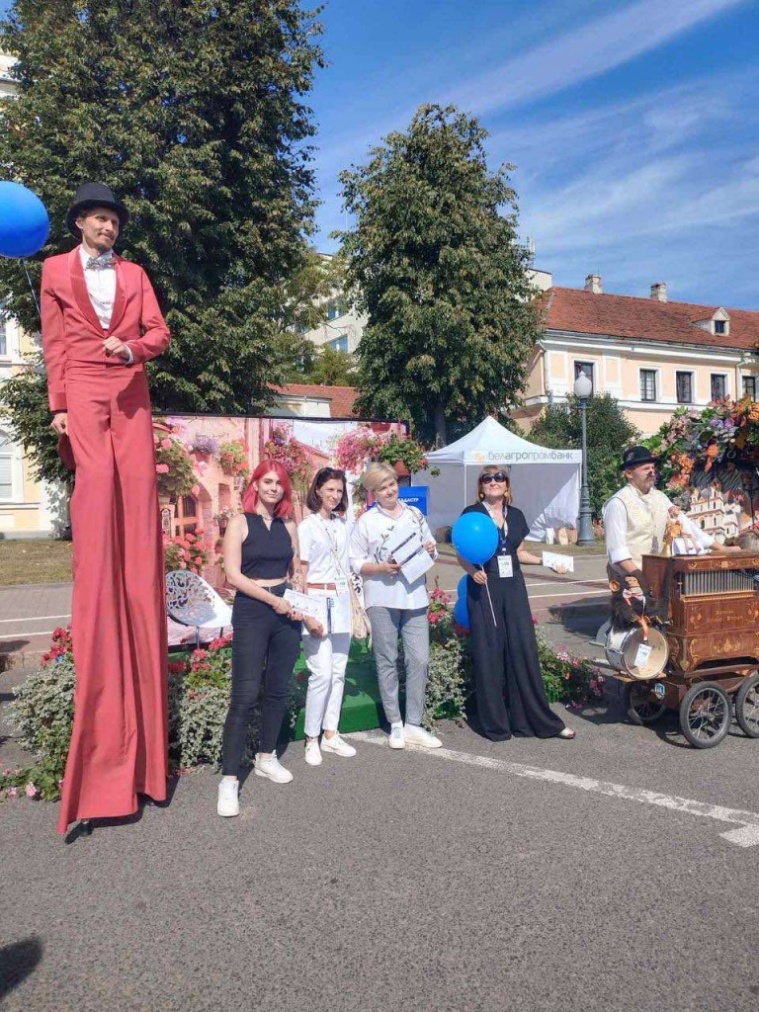 Сотрудники Гродненского агентства приняли участие в арт-фестивале «Город цветов»