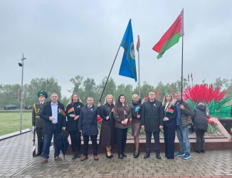 Сотрудники Гродненского Агентства возложили цветы к Кургану Славы